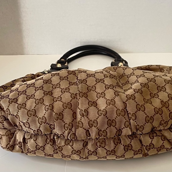 Gucci Monogram Medium Pelham Studded Hobo - Picture 4 of 15